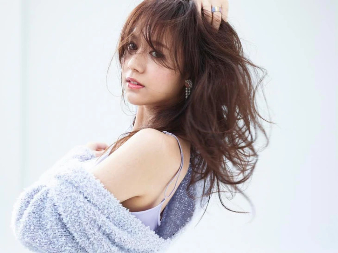 Nữ ca sĩ bị nhân vật nổi tiếng nhất showbiz quấy rối tình dục, phản ứng vô tình của bạn trai sau đó gây phẫn nộ