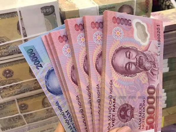 Đổi tiền mới lì xì, nỗi ám ảnh của nhân viên ngân hàng
