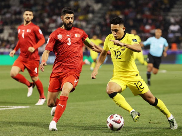 Malaysia gục ngã phút bù giờ cuối cùng trước Bahrain