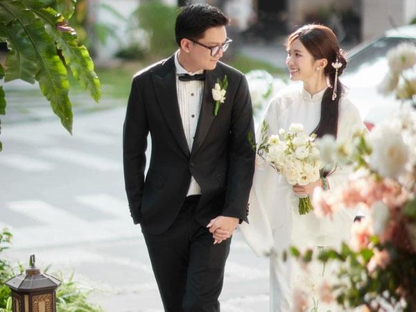 Đám cưới Ngọc Huyền và cháu trai NSƯT Chí Trung: Đón dâu bằng dàn xe sang, biệt thự phía đàng trai gây chú ý