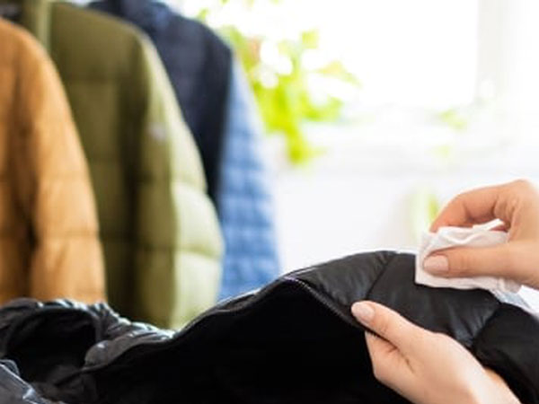Cách làm sạch áo phao lông vũ không cần giặt