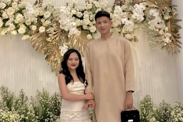 Cô gái 1m50 'cưa đổ' thầy giáo 1m96, hai bên gia đình đảo lộn vì chiều cao chênh lệch của cặp đôi