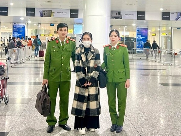 Trốn truy nã quốc tế 3 năm, Lê Thị Diễm My bị bắt ngay khi vừa về đến sân bay Nội Bài