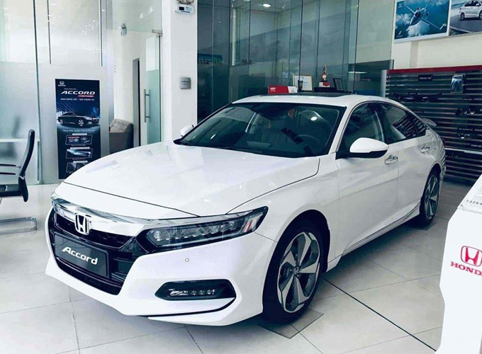 Honda Accord tại Việt Nam tiếp tục rớt giá tới hơn 200 triệu đồng