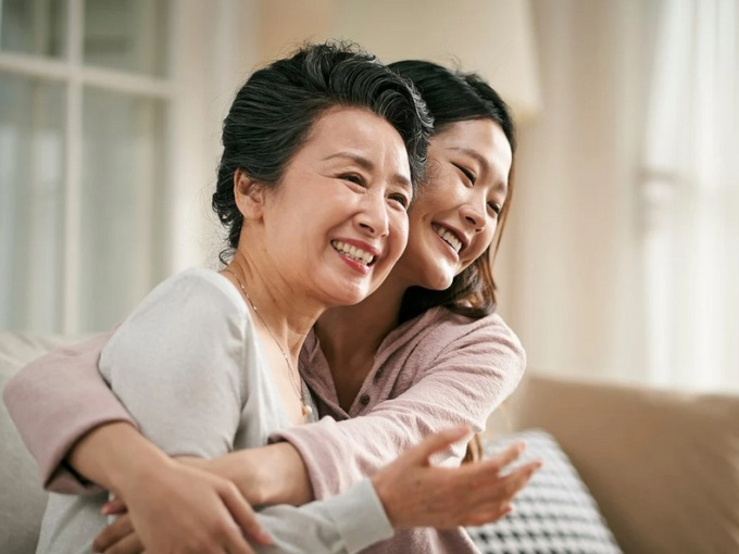 Người mẹ khuyên con gái nghỉ việc vì phải làm cực nhọc 15 tiếng mỗi ngày gây sốt mạng xã hội Trung Quốc