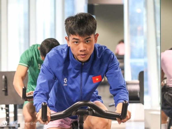Đình Bắc trở lại, HLV Troussier dùng đội hình 'lạ' đấu Iraq
