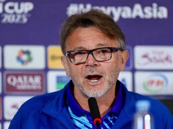 HLV Philippe Troussier: 'Tôi nhận hết trách nhiệm, đừng chỉ trích cầu thủ'