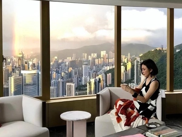 Dinh thự siêu cao cấp của dàn sao Hong Kong