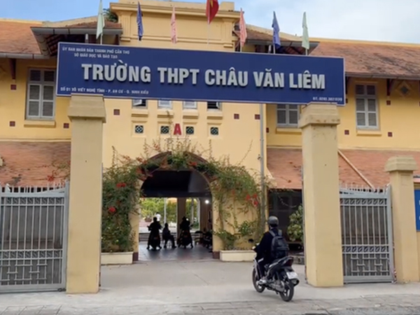 Nổ ống nghiệm trong giờ thực hành, 5 học sinh bị thương