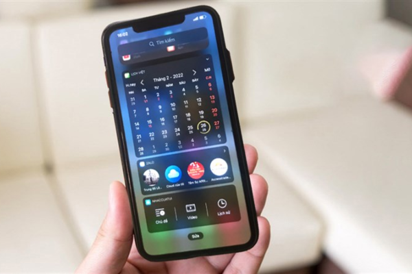Cách xem lịch âm trên iPhone bỗng lan truyền chóng mặt: Nhìn thì hay nhưng đừng dại làm theo kẻo gặp rắc rối khôn lường