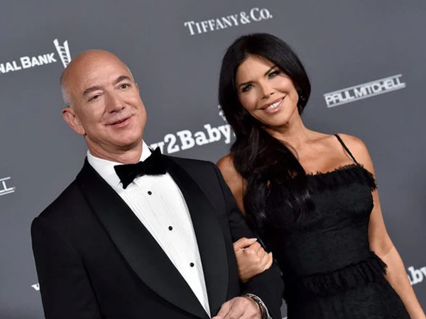 Tiệc sinh nhật hoành tráng của tỷ phú Jeff Bezos: Loạt tỷ phú và ngôi sao hội tụ, vị hôn thê bốc lửa chiếm 'spotlight'