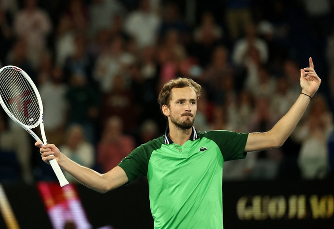 Medvedev ngược dòng hạ Zverev, lần thứ 3 vào chung kết Australian Open