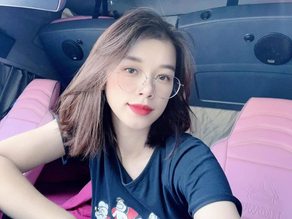 Gặp Ngô Hạnh - mỹ nữ lái xe tải 30 tấn ở Thái Nguyên, phủ hồng xe bằng hình Hello Kitty: Cuộc sống ra sao sau khi nổi tiếng?