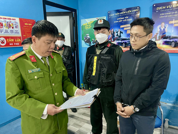 Phá chuyên án cho vay lãi nặng, thuê người đến tận nhà siết xe, đòi nợ