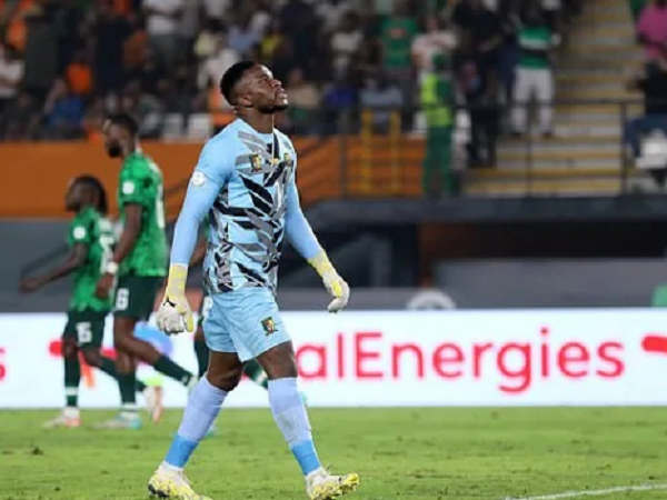 Em họ Onana gây thảm họa, Cameroon thua sốc ở đại chiến trước Nigeria