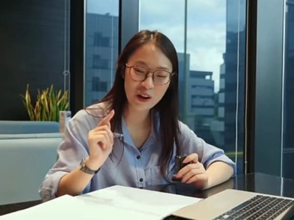 Trải nghiệm 1 ngày làm việc tại Google, Youtube của MC Khánh Vy: Áp lực đến chảy mồ hôi tay, có cả 'hộp làm việc' để khỏi phải trò chuyện với ai