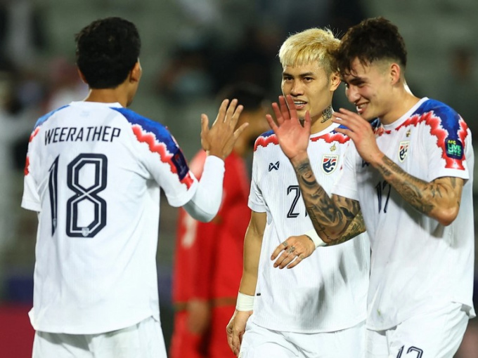 HLV tuyển Thái mơ VCK World Cup, báo nhà giật tít "đừng để bị lừa"