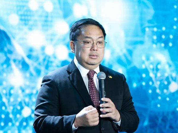 Ông Hoàng Nam Tiến: 'Tôi có đủ gạch đá xây 3 tòa nhà FPT chỉ vì phát biểu cần làm việc 12 – 14 tiếng/ngày'
