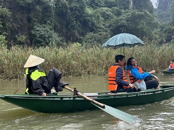 Du khách Mỹ tố lái đò ở Tam Cốc vòi tiền, Sở Du lịch Ninh Bình lên tiếng