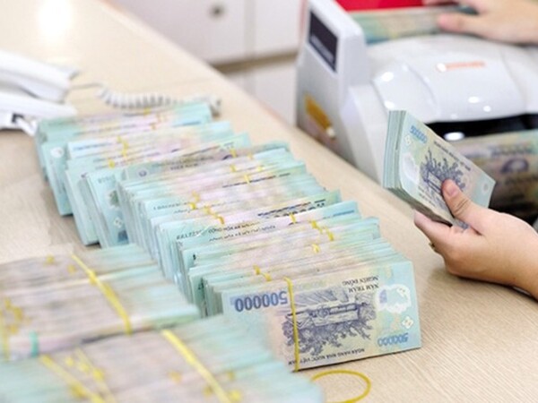 Lãi suất huy động vẫn bị 'nhấn chìm'