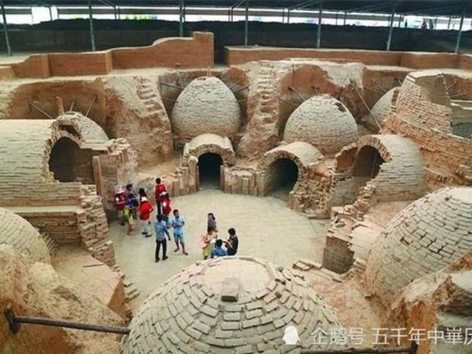 Mộ cổ đồ sộ hơn lăng Từ Hi, chứa 12 quan tài kỳ quái