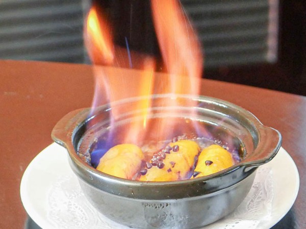 Món chuối đốt cháy phừng phừng độc lạ, giá 120.000 đồng của đầu bếp An Giang