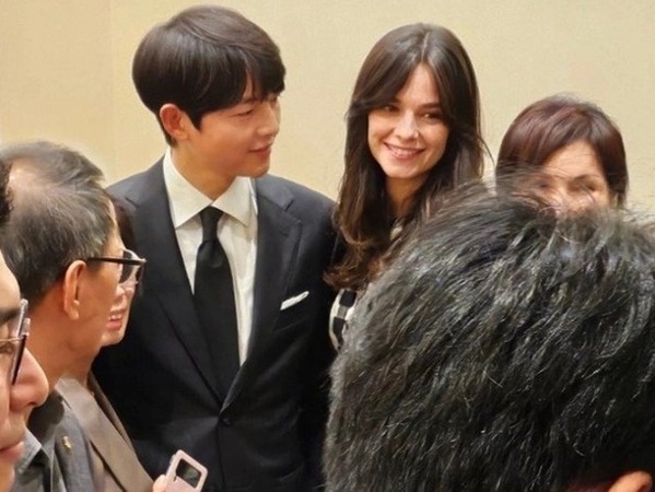 Dậy sóng nghi vấn vợ Song Joong Ki xuất thân trâm anh thế phiệt, tin đồn tài tử ở rể nhà đại gia liệu có là thật?