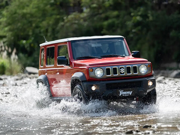 Cận cảnh Suzuki Jimny 5 cửa từ 680 triệu đồng tại Đông Nam Á