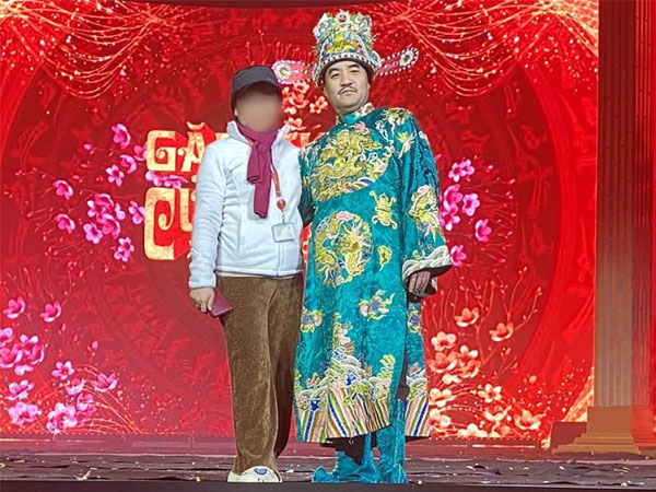 Đời thực 'gà trống nuôi con' của 'Táo Kinh tế' Quốc Quân