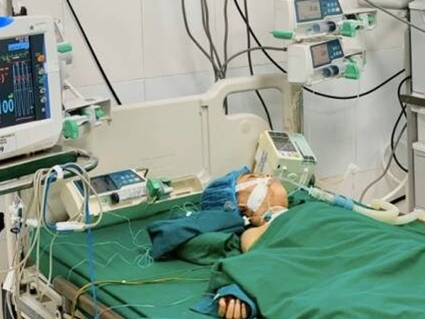 Uống nhầm thuốc trị trầm cảm, 3 chị em nguy kịch
