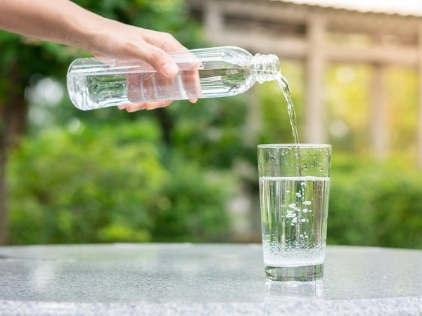 Lượng nước uống dư thừa sẽ gây hại cho não