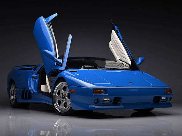 Lamborghini Diablo VT của cựu Tổng thống Trump bán hơn 27 tỷ đồng