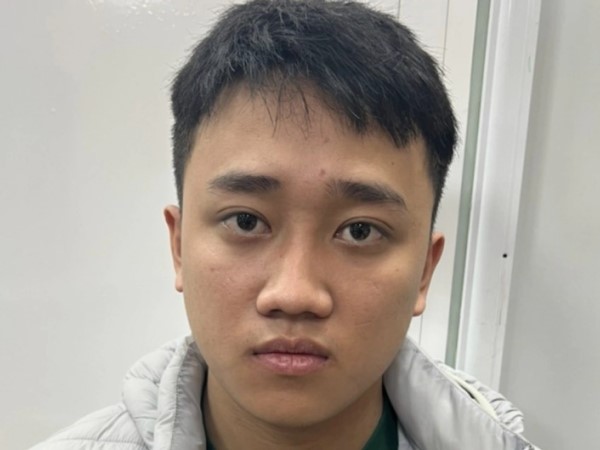 Bắt thanh niên cướp dây chuyền vàng tặng người yêu