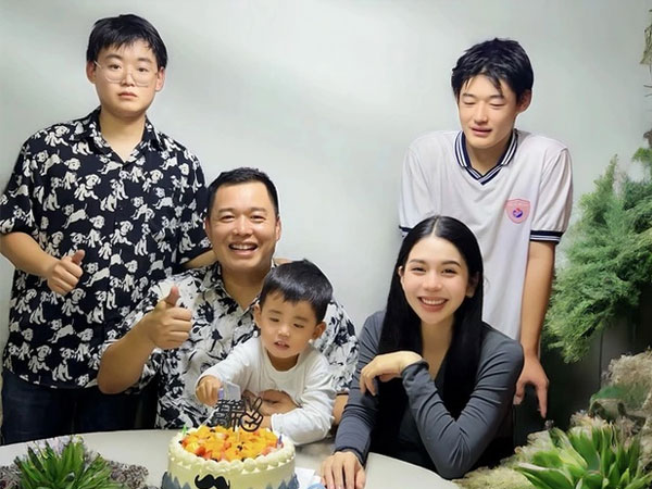 Hôn nhân của Hằng Du Mục và chồng hơn 14 tuổi: Mẹ kế chăm con chồng như con đẻ, cùng gánh vác khi 3 công ty bị phá sản