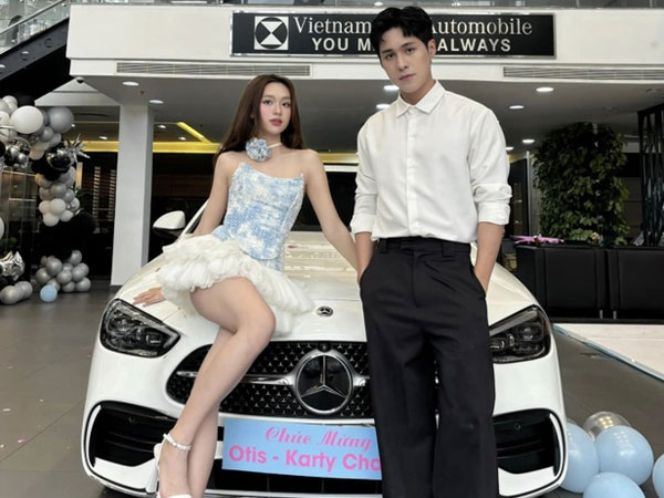 Hot girl xinh đẹp chơi lớn, tặng xế hộp hơn 2 tỷ cho bạn trai