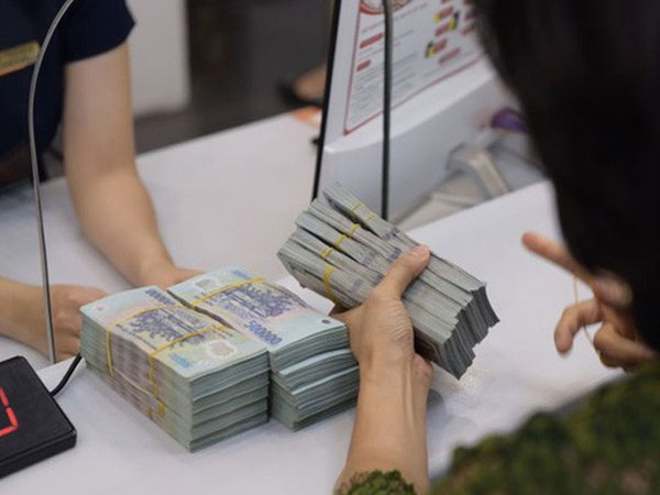 Mạnh tay cắt giảm, lãi suất tháng 2 ngân hàng nào cao nhất?
