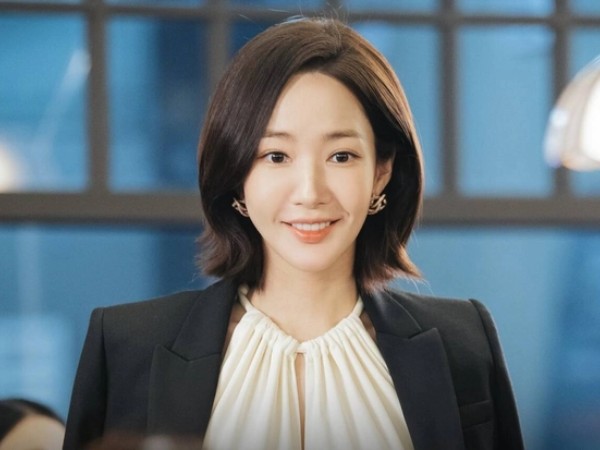 Park Min Young: Ngôi sao Hàn được săn đón hàng đầu giàu cỡ nào?