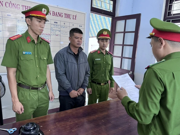 Khởi tố tài xế lao xe xuống vực trên cao tốc làm 2 người tử vong