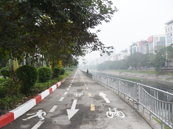 Hà Nội chính thức vận hành tuyến đường dành riêng cho xe đạp