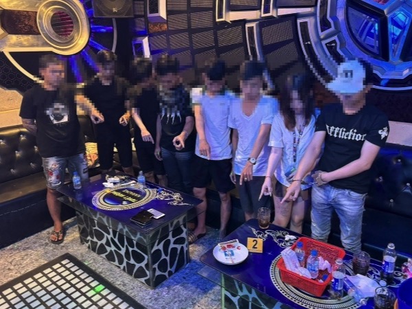 Bắt đối tượng cung cấp ma túy cho nhóm dân chơi ‘bay lắc’ tại quán karaoke