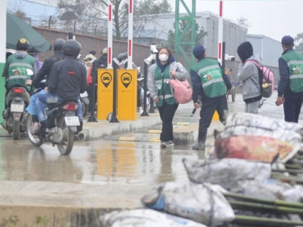 Sự thật hình ảnh kho chất đầy hàng 'vì đơn vị vận chuyển vỡ trận, sau Tết mới ship' khiến dân tình hoang mang