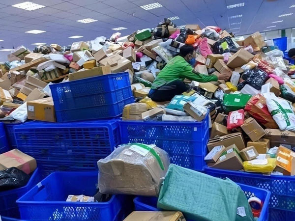 Ngóng shipper hơn ngóng người yêu, chủ kinh doanh quay cuồng xoay xở cận Tết