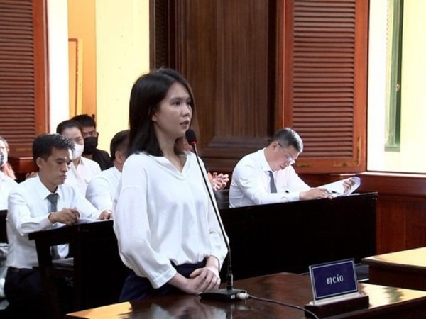 Ngọc Trinh hưởng án treo, liệu có được rời khỏi nơi cư trú, xuất cảnh?