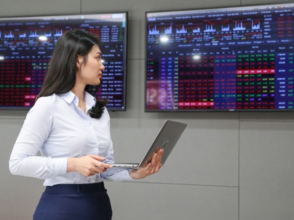 Chứng khoán đón sóng sau Tết?