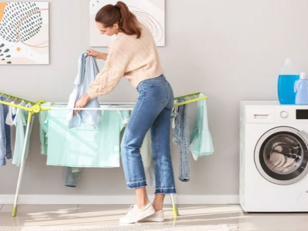 Chẳng cần máy sấy quần áo, làm 5 cách này quần áo khô nhanh, thơm nức trong mùa nồm ẩm