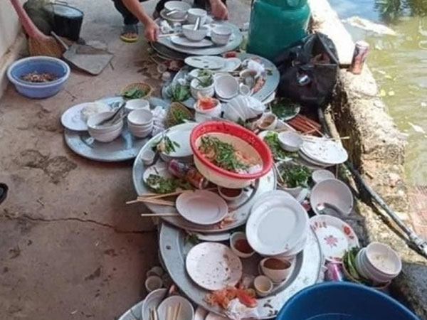 Tết về nhà bạn trai có phải rửa bát không và đây là câu trả lời 'khét lẹt' của cô nàng thẳng tính
