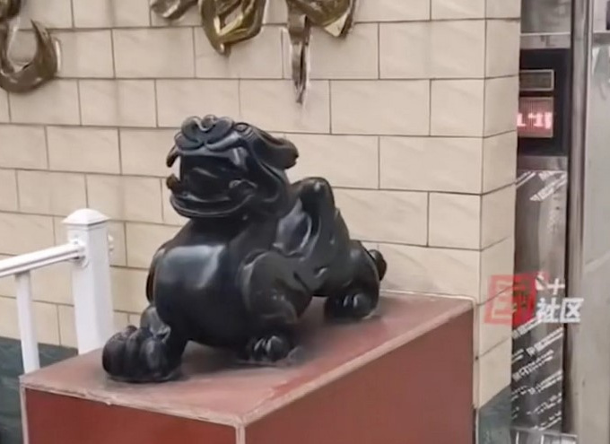 Bệnh viện Trung Quốc hứng chỉ trích vì đặt tượng tỳ hưu khiến bệnh nhân 'vào được không ra được'