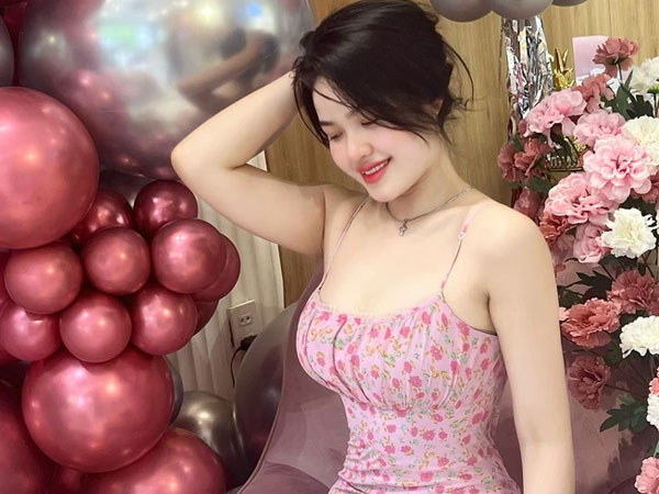 Nhan sắc đời thường cực nóng bỏng của cô nàng 2k2 nhận lời hẹn hò với chàng kỹ sư lương 100 triệu/tháng