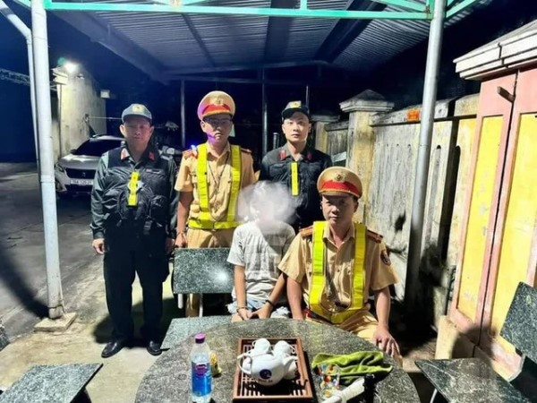Kịp thời giải cứu bé gái nghi bị kẻ xấu dụ dỗ đi xe khách vào Nam