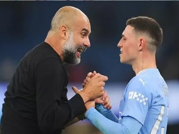 Pep Guardiola dùng 2 từ nói về Phil Foden thăng hoa cùng Man City
